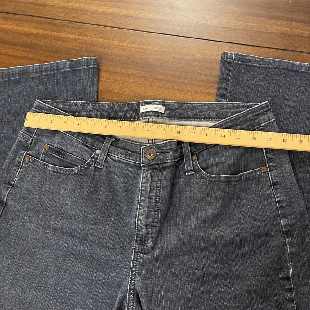 Lee Women's Lower On The Waist Jeans Size 16 Short dark wash Jeans